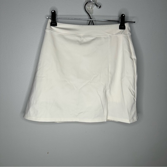 Reformation Ecomove Nina Skort - Picture 5 of 10